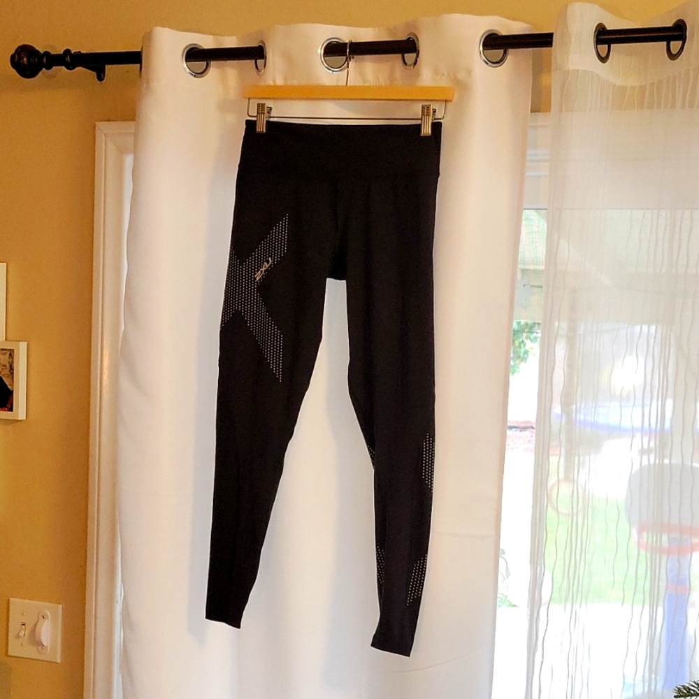 2xu reflective compression tights